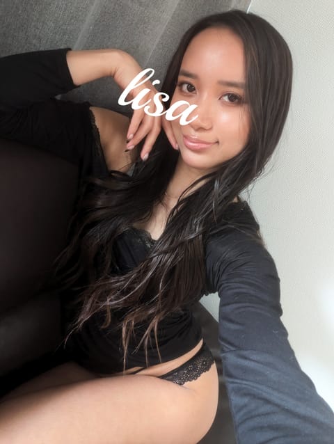 出勤しております🧡柔らかい身体を使ってお兄様に密着しちゃう💋
ヒートテックがまだまだ欠かせない
