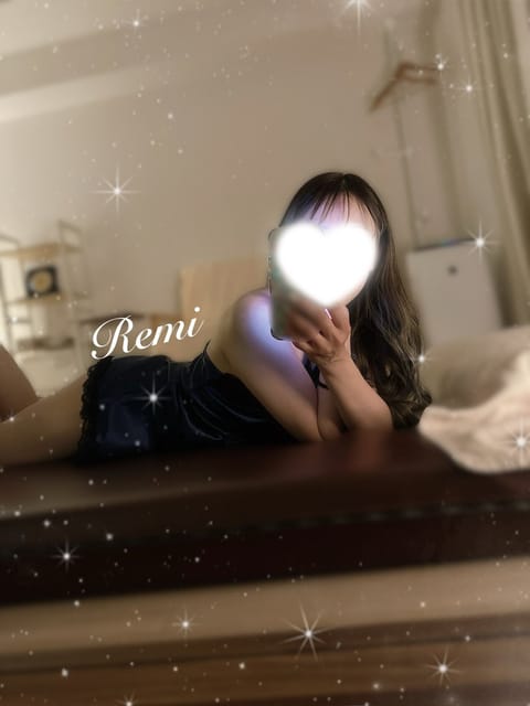 .
お久しぶりです✨
久しぶりの出勤です！

本指様方事前予約ありがとうございます🎀
まだ空いてるお時間あるので
お誘い