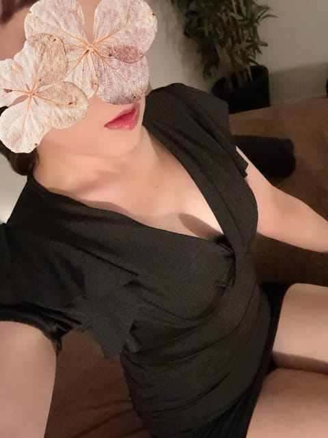 ただいま遅い夏休みをいただいております。
今週末から出勤しますので、もう少しお休み満喫させていただきます🙏
今週は
27