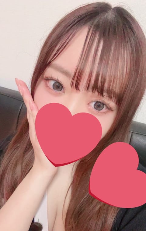 おはようございます🐱
今日は１８時まで出勤してます！
こないだは、じゃかりことドライフルーツとか持ってきてくれた方がいま