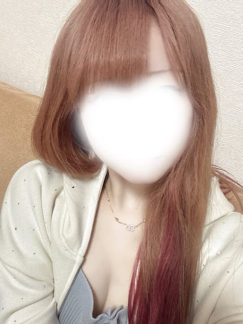 初日からたくさんのお兄さんにお会い出来て幸せです🫶🏻

明日14:00〜26:00で出勤してます♪
明日もたくさんのご予