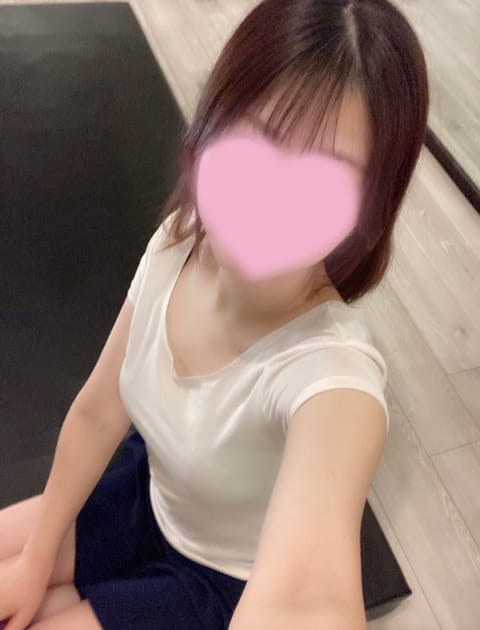 こんばんは🌛
明日6日(土)19:30〜23:30
立川ルームにいます💟

今日は雨でしたが☔️明日はまた暑くなるそうで