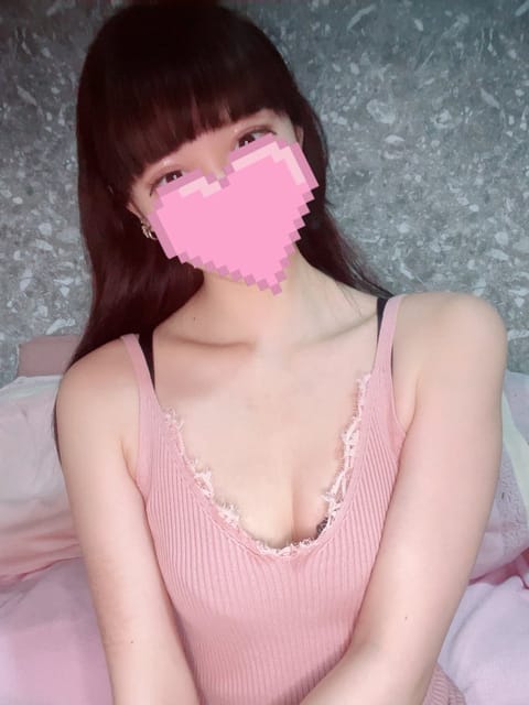 おはようございます☀️

昨日はご予約してくださった方ありがとうございました🐥🩵
本日も13時〜1時出勤してます！

天
