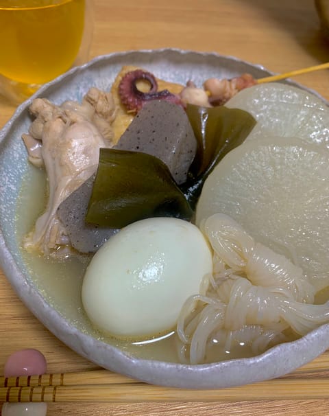 今日はここ1週間位ずーっと食べたかったおでんも作った！
私は練り物があまり得意では無いので入れてないんだけど怒らないで下