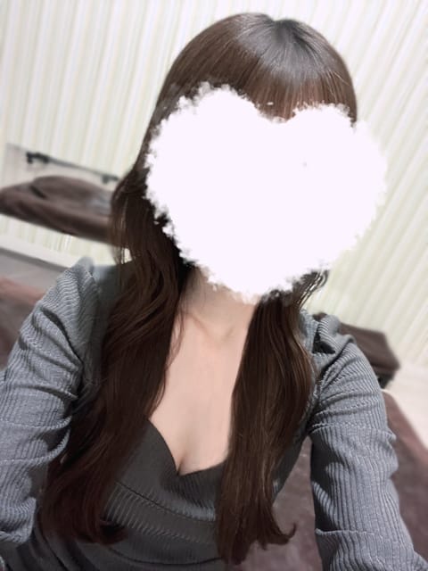 こんばんは、ひよりです🐣
お足元が悪い中会いに来てくださったお兄様方、ありがとうございました💕
今日も楽しい時間を過ごせ
