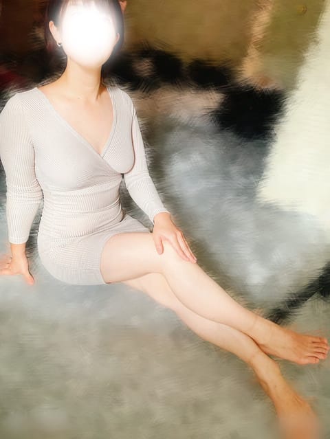 今日は本指名さまありがとうございました🥺🧡
今まで透けてたり○○が見えちゃう衣装を着ることがなかったので恥ずかしいんです