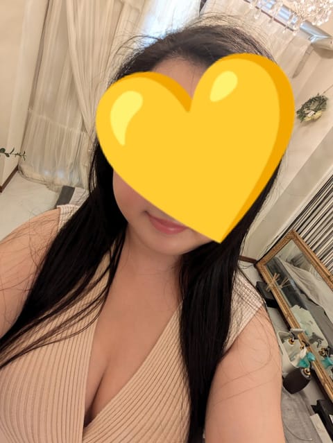 更新遅くなりすいません（汗）

本日１６時〜２２時まで日本橋ルーム出勤しております❤

よかったらオイルマッサージ受けに