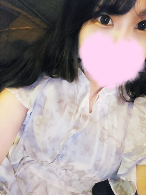 こんばんは❣️本日21時～出勤です♡
今日も寒いけど会いに来てくれるお兄さんいたら嬉しいな〜♡
沢山くっついてあったまろ