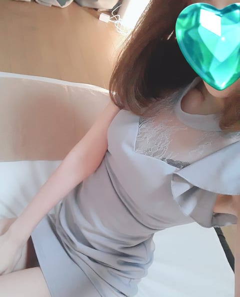 🌿🍀出勤🌿🍀

またまた久しぶりに。。。💚

今日は17時まで🐶✨

新しいワンピースでパチリ🎀✨
ご予約お待ちしており