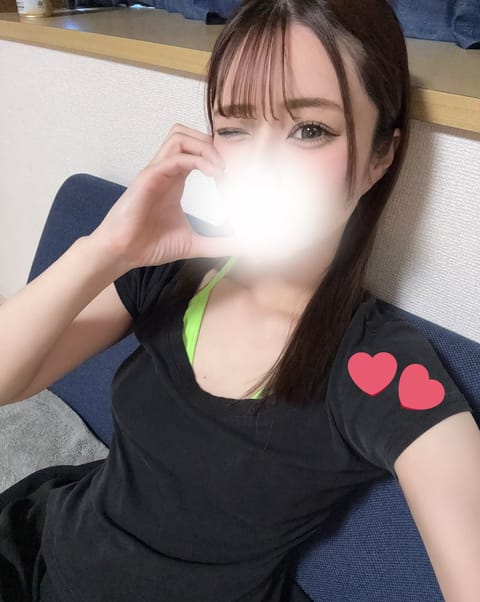前髪ぱっつん？になったし髪も10センチくらい切った✊🏻🤍