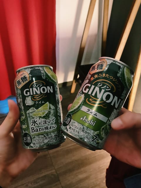 前回＆前々回の「乾杯〜ッ🍻✨」と
ケーキを頂いて、宴(？)の様子です🧁

私…ケーキを食べたの2年振りかも⁉️🗯️

黄