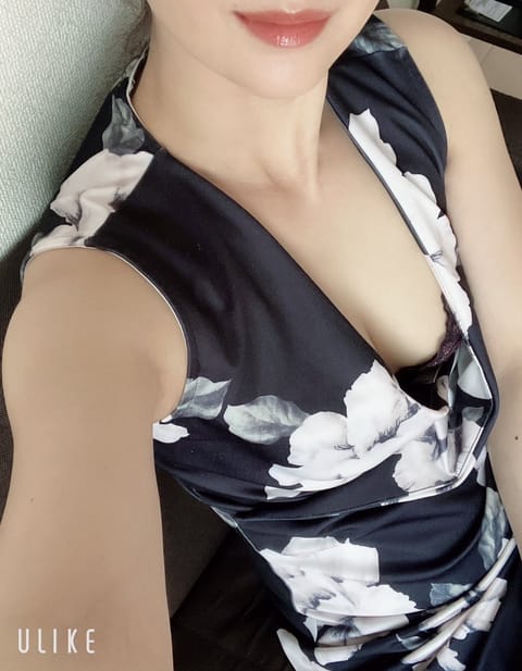 こんにちは😃
出勤予定です🌸
先ほどのポストに時間の間違いがありましたので削除しました💦

5/9 (木) 19:30-