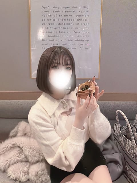 2連休もらっておりました🍀
明日からまた出勤しますので
16:30~お待ちしております🫧

アメリカンチェリーのパン🍒🥐