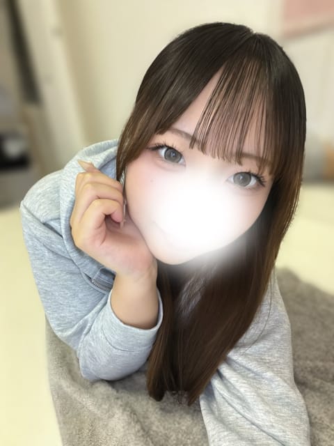 本日２２時から📍恵比寿のお部屋です🎀
久しぶりですがお時間合うお兄さんお待ちしておりますᴗ  ᴗ♡