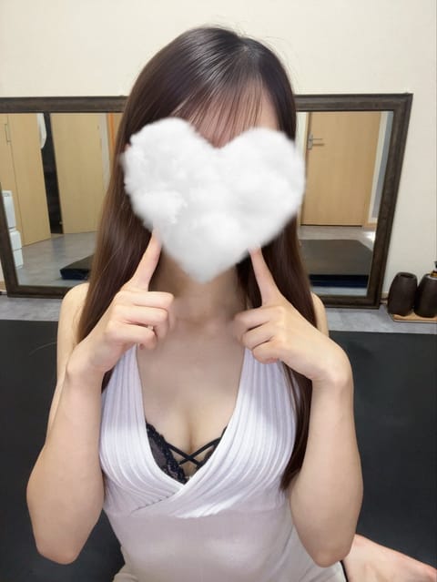 お久しぶりです👋🏻
少しお休みいただいてました🙇🏻‍♀️

本日、21:00〜last 調布ルーム出勤します✨

三連休