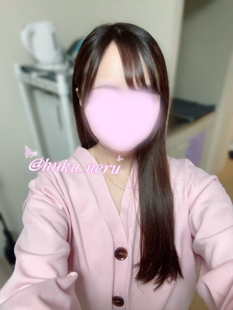 本日13時より出勤してます🎶
最短空き🈳は、17時40分です💕

今日夜出勤延長しようか悩み所💭
延長したら誰か遊んでく