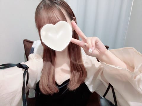 明日初出勤💭
未経験でドキドキだけど頑張ります🥺