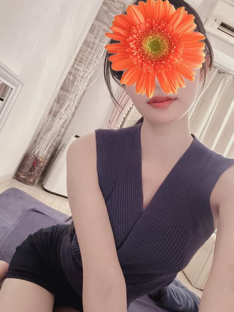 出勤しました！
本日22:00までです🌷

ご予約お待ちしてます🌟