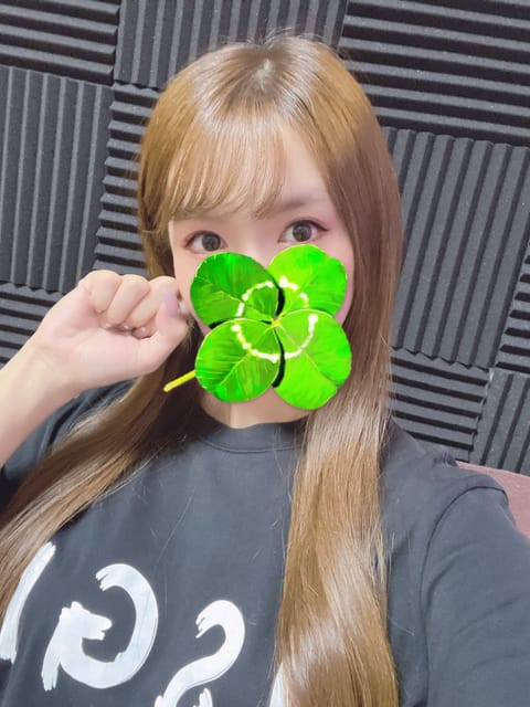 明日は18時～出勤です🍒ྀི

事前ご予約も受け付けております💙ᩚ