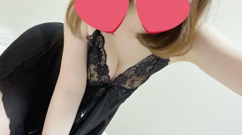 こんにちは🩵今日は少し涼しくて嬉しいですね🫶
久しぶりになってしまいましたが、月曜24時〜出勤いたします！もしご都合合う