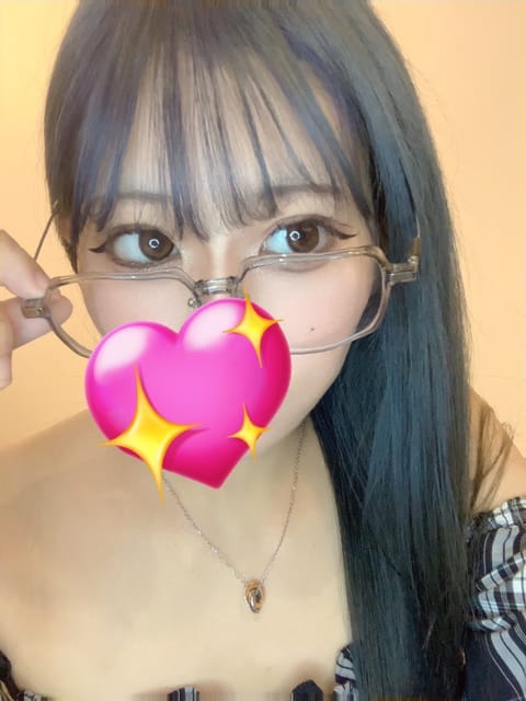 台風ですが29:00まで本日います🫶
みなさん気をつけてくださいね💦　
そういえば髪染めましたっ。
