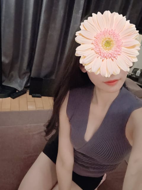 おはようございます🌞
出勤しました
本日17:00までです！

今日も一日よろしくお願いします🌼