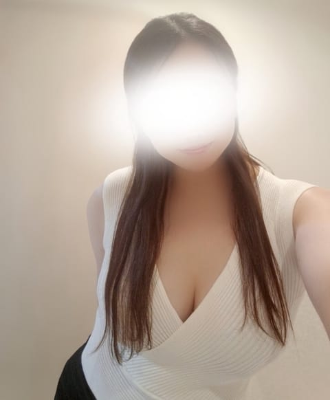 𝐓𝐮𝐞𝐬𝐝𝐚𝐲
こんばんは🤍

追加出勤にも関わらず
明日大晦日のご予約も
ありがとうございます🙇‍♀️

本日これから