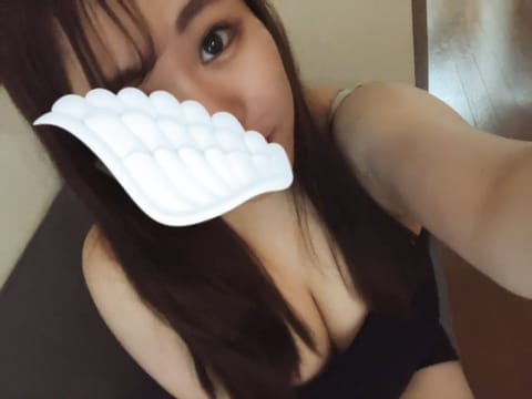 こんばんは！

21時からお部屋います〜！

本日もラストまで！

金曜深夜夜更かししましょ〜🎶

よろしくお願いします