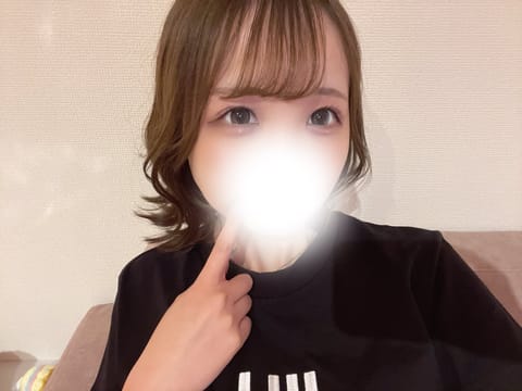 秋葉原ルーム出勤してます✨台風前で雨降ってるけど会いに来て欲しいな〜😭🌀