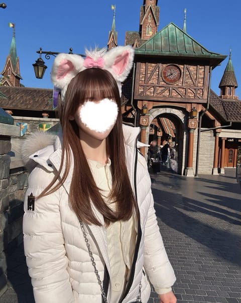 春先と秋に行きたくなるんだよね〜！🏰

オールホワイトだったからマリーちゃんしてみた🐱🎀