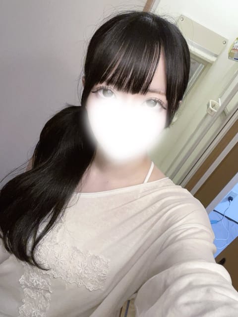 おはようございます(っ﹏-) .｡

本日は14-2📍静岡ルームにおります➰🤍

残り2日おまちしてます𓂃🫧