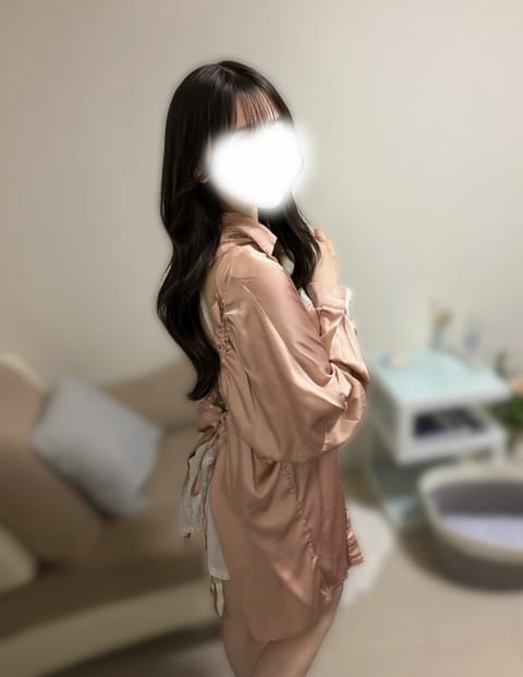 こんばんは🌙

本日20:00〜出勤いたします！

お時間合う方会いに来てくれたら嬉しいです🌷
ご予約お待ちしてます💌