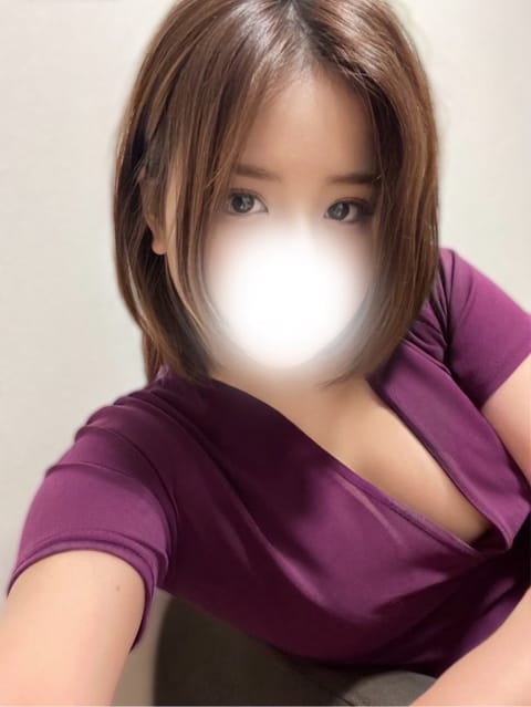 こんばんわ！
今日も元気に出勤です！

昨日風邪気味なのに飲みに行って
喉やられました笑

声がおじさんですが体調は元気