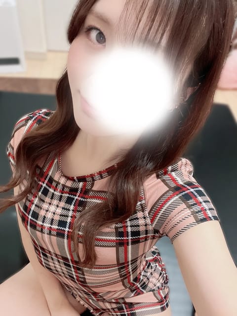 出勤です🍀* ゚

風が強くて比較的涼しい☺️
…………台風の影響！？

今日もよろしくねꕤ︎︎·͜·
