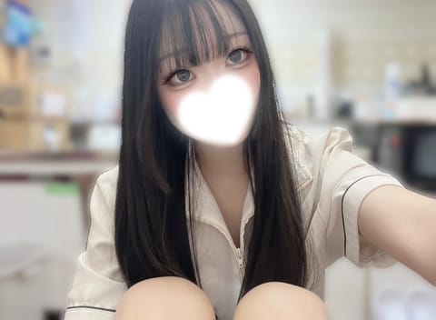 みさきﾁｬｰﾝのしゃしんいつも背景おなじだからきょう背景かえてみた₍ᐢ..ᐢ₎♡