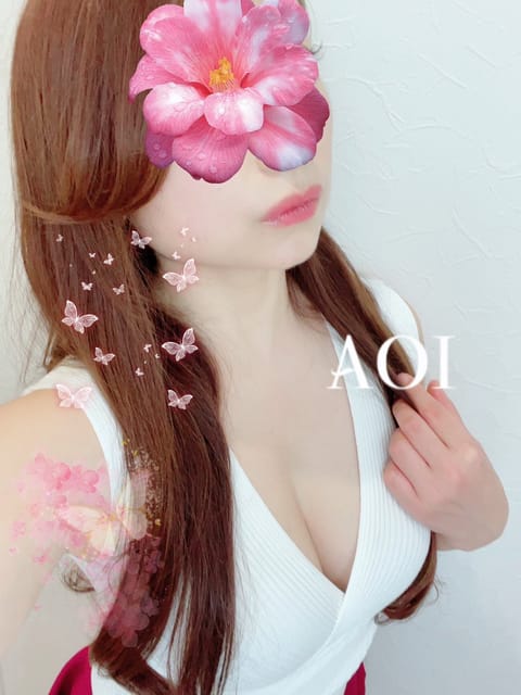 🤍出勤予定🤍

5/17(水)13～22時です💕
久しぶりの出勤になります🫧
お客様にお会い出来るの
今から楽しみです🥰