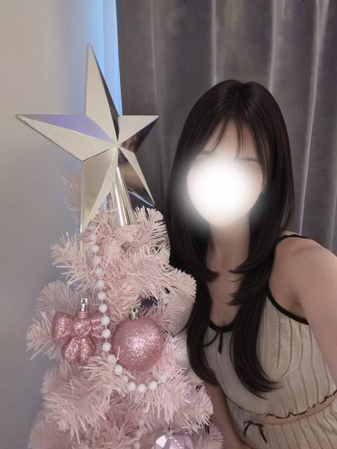 本日12:00-18:00います♡

日曜日出勤めちゃレアっ  ‹♡
この機会にいかがですか？