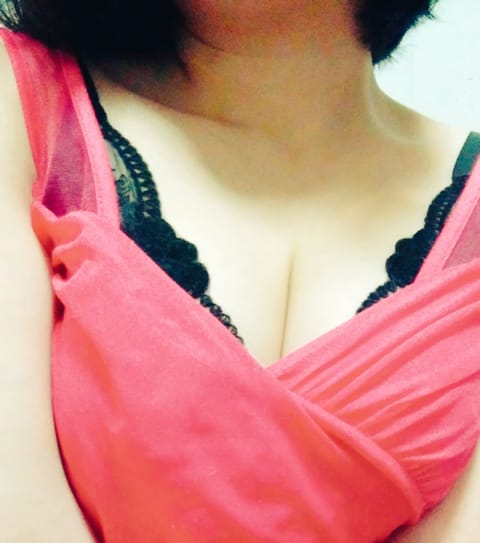 こんにちは☀️
本日は13～19で出勤してます～✨
癒せたら良いなぁ😌