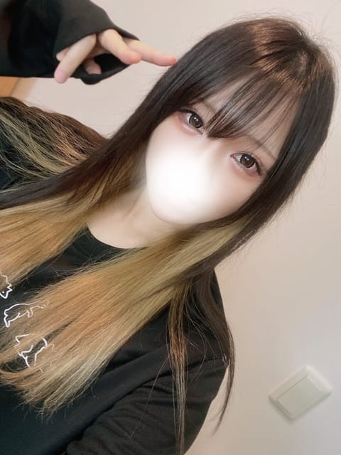 本日も浜松ルームで3:00まで受け付けてます♡
れいさは明日までの連勤です！

まったりしましょうね〜✨

 #静岡メン