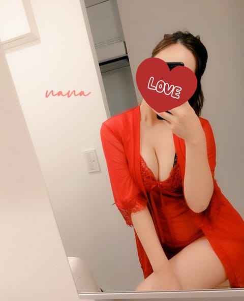 今日は赤❤💄

大人っぽくて好き😌✨

遊びにきてね💋