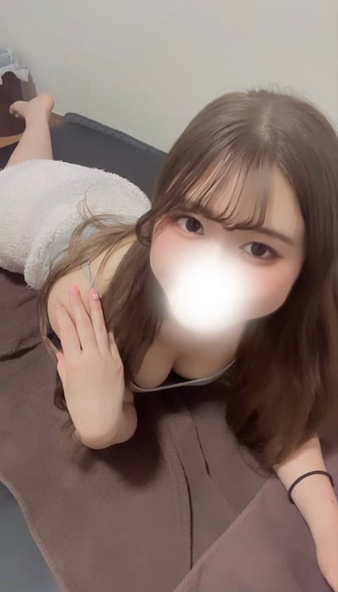 お久しぶりです😊
長らく出勤できてなかったのですが4日19:00~0:00で出勤します🎶
会いに来ていただけると嬉しいで
