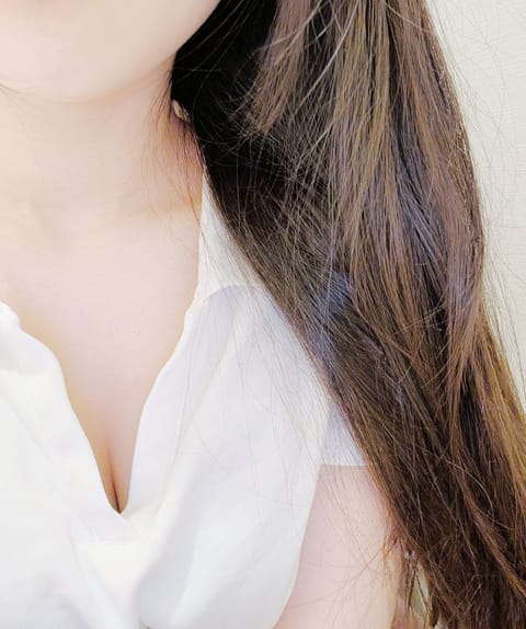 お疲れ様です😌
今日21時〜
出勤です♪
お待ちしてます💕