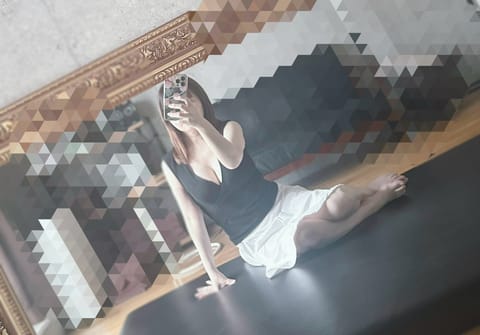 本日、久しぶりに出勤しました！

ご予約ありがとうございます✨

17時までおります！
よろしくお願いします😊