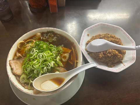 大阪きたらいつも
新福菜館に来ます✌🏻🍜