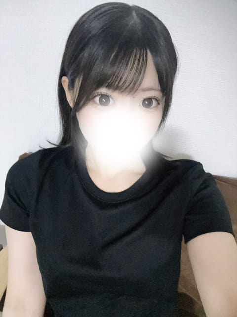 今日も暑いね🥲💦
涼しいお部屋でまおに癒されない？

稲田堤で待ってるね🎶