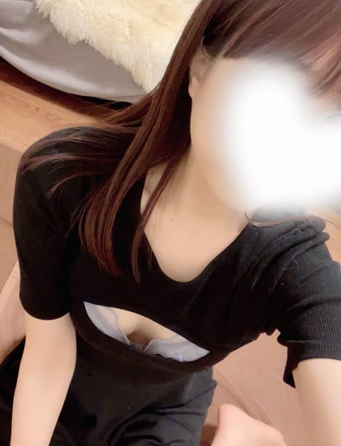 本日高円寺ルームです☺️✨

本指名のお客様ご予約ありがとうございます🥰お気をつけてお越しくださいね〜！

残り一枠ござ