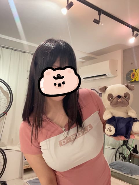 こんにちは☺︎
週末暖かかったのでお散歩してたら梅が咲いててかわいー！でした🌸😚
花粉症だし人混み苦手だけど桜も楽しみ🌸