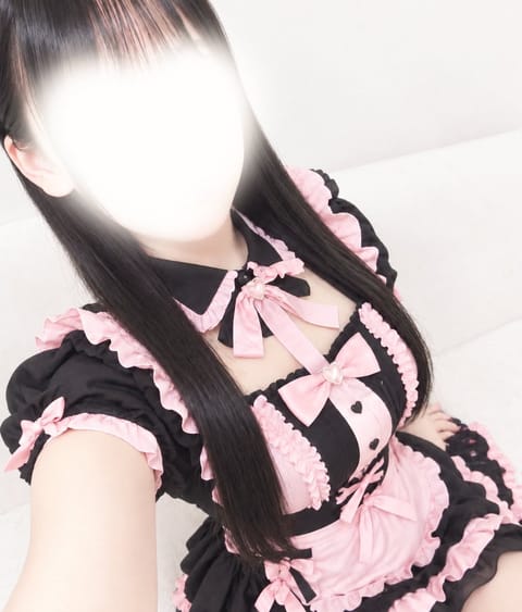 ハロウィンコスプレ👻🕸💜
メイドさんです♡

個人衣装なんだよー！
頑張って撮った📸✨