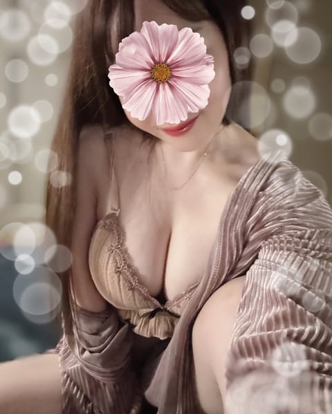 本日20:00〜27:00中目黒出勤です🧸💓
事前予約3枠入ってて嬉しいな🥺💓

最短受付ラスト1枠🈳
25:20分〜2