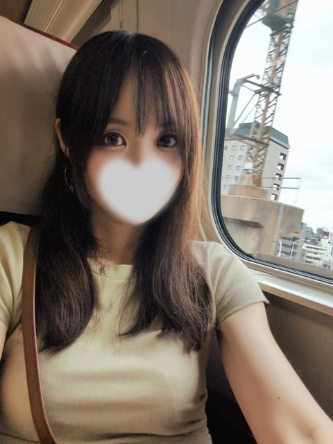 お久しぶりの本厚木ルームにいます🐥⸒⸒
今日めちゃくちゃ涼しいね！？もう秋だ🍁

写真はこの間新幹線乗った時のだよん🚄
